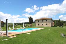 rent in jult tuscan villa with swimming pool