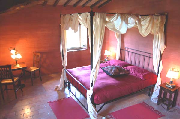 romantic room on the first floor on the tuscan villa