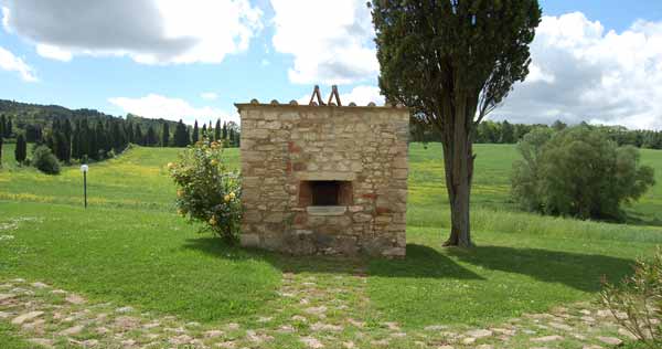 Loggia mit Barbeque und der Holzbackofen