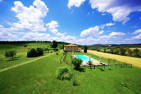 rent villa in tuscany pool 