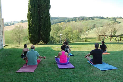 yoga nel casale in Toscana
