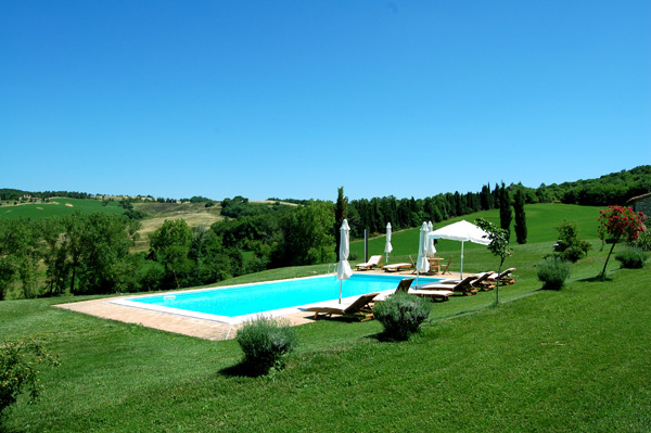villa con piscina in Toscana