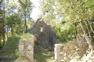 presso il borgo di Castelvecchio a San Gimignano è possibile incontrare diversi ruderi di quello che anticamente fu un villaggio 