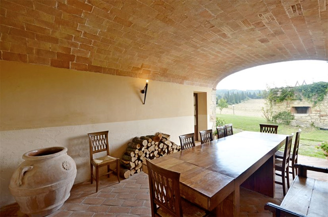 loggia con forno in pietra