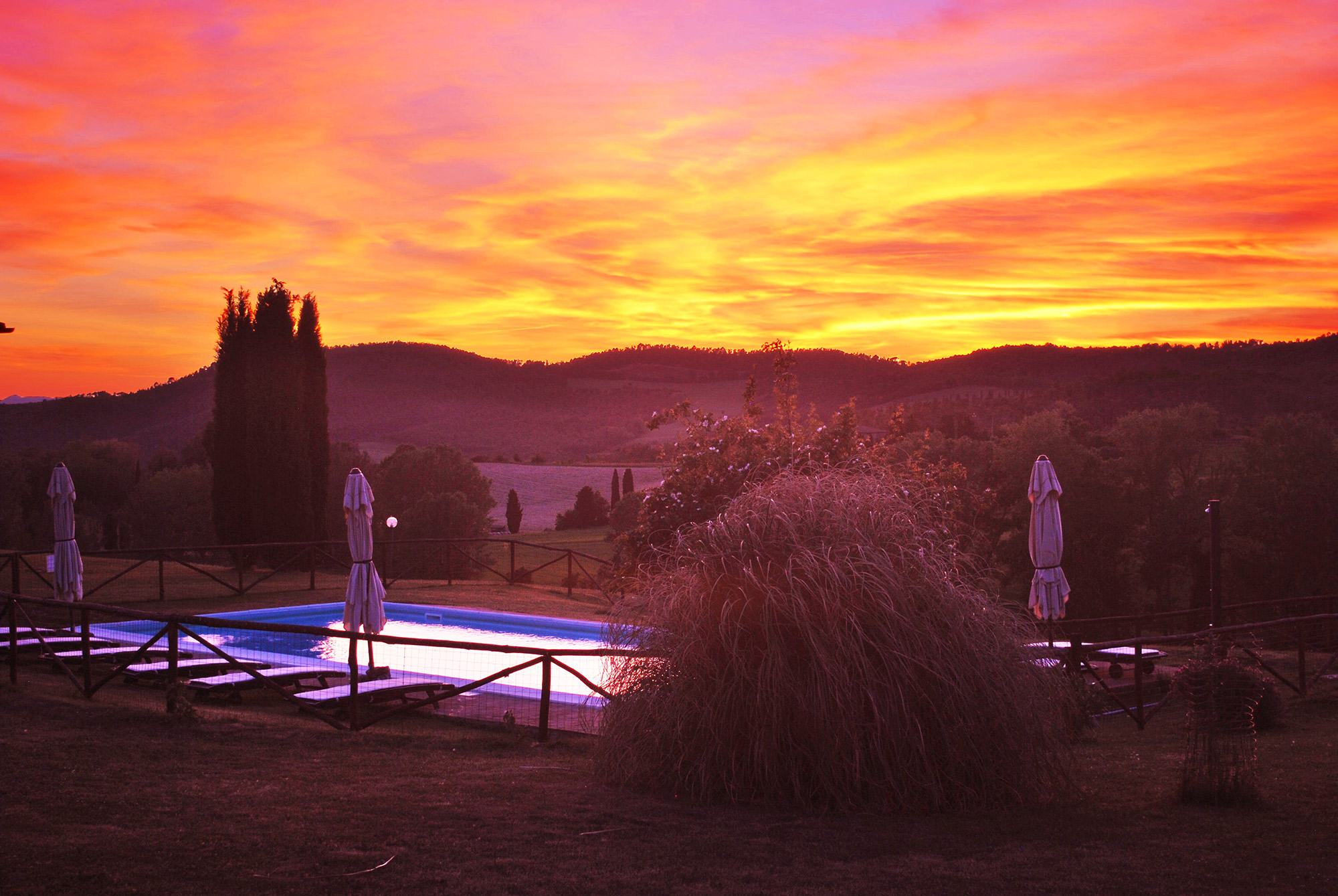 Villa con piscina in Toscana al TRAMONTO