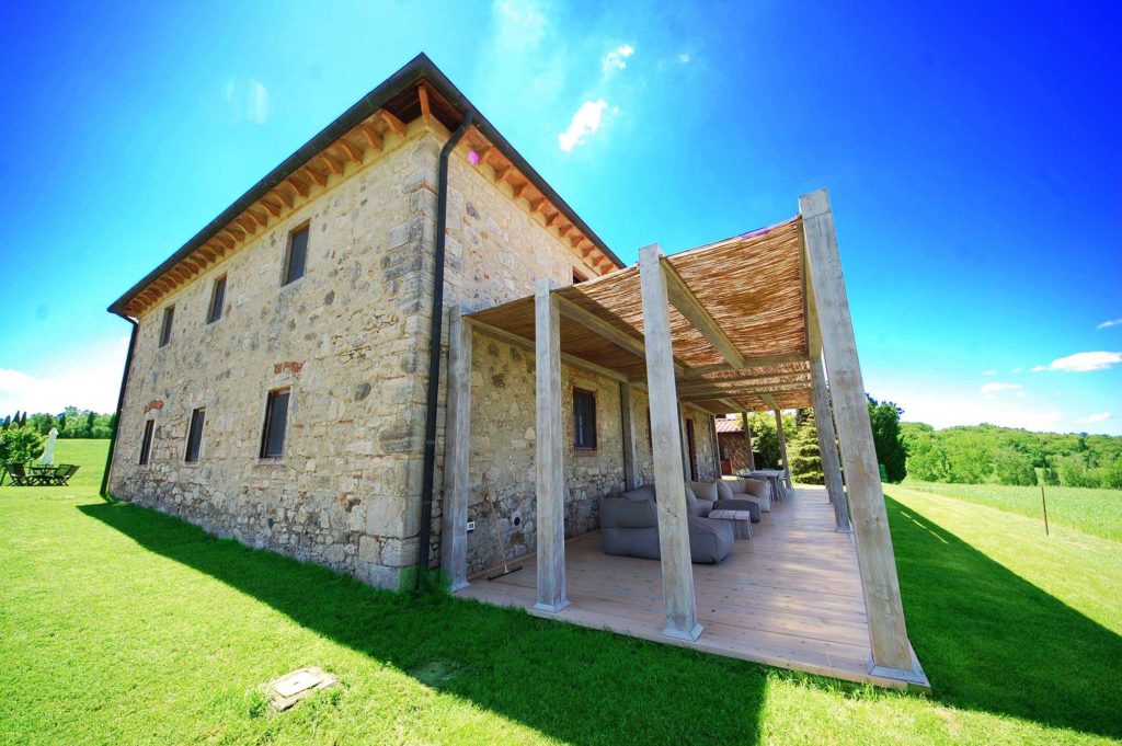 casale toscano con personale privato