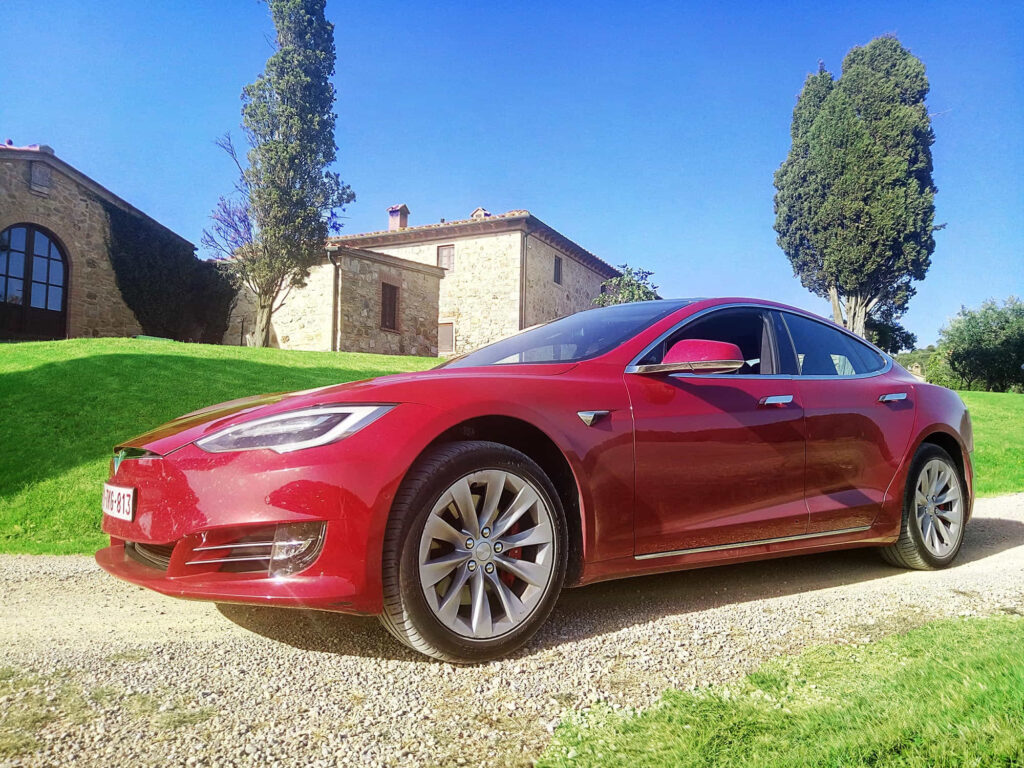 affitto villa con piscina e ricarica per Tesla