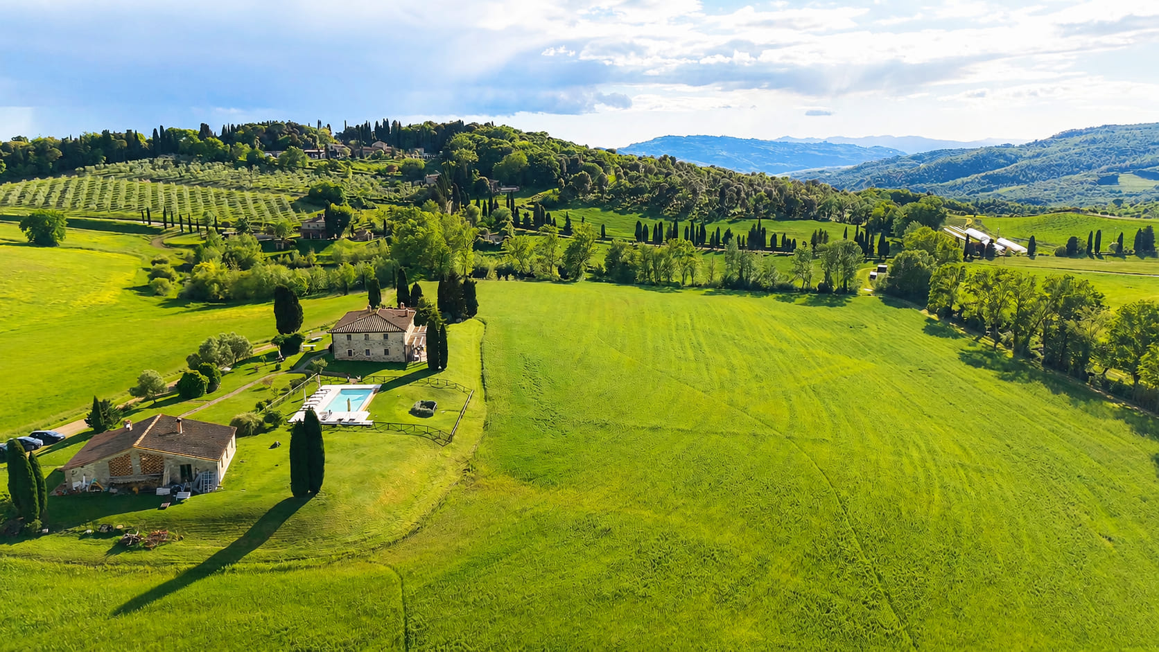 Private Villa in Tuscany near Volterra for 10–12 Guests with Infinity Pool
